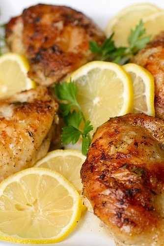 Pollo al limón troceado. Una receta fácil y rápida